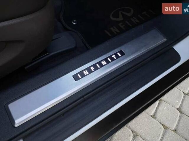 Белый Инфинити FX 37, объемом двигателя 3.7 л и пробегом 160 тыс. км за 14900 $, фото 19 на Automoto.ua