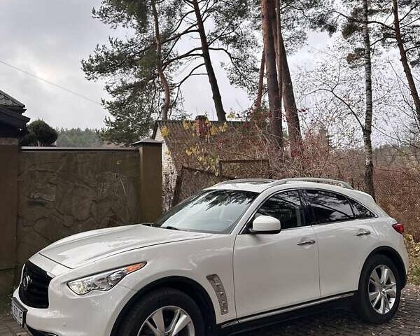 Белый Инфинити FX 37, объемом двигателя 3.7 л и пробегом 160 тыс. км за 14900 $, фото 7 на Automoto.ua