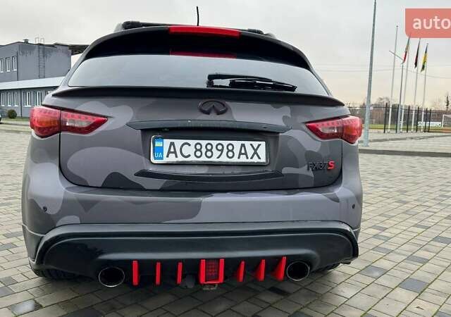 Чорний Інфініті FX 37, об'ємом двигуна 3.7 л та пробігом 321 тис. км за 13000 $, фото 11 на Automoto.ua