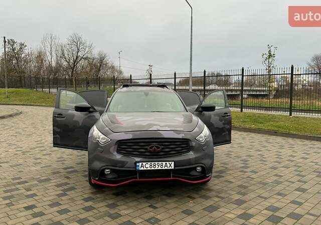 Чорний Інфініті FX 37, об'ємом двигуна 3.7 л та пробігом 321 тис. км за 13000 $, фото 13 на Automoto.ua