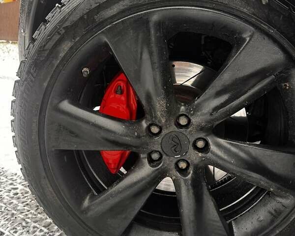 Чорний Інфініті FX 37, об'ємом двигуна 3.7 л та пробігом 321 тис. км за 13000 $, фото 29 на Automoto.ua