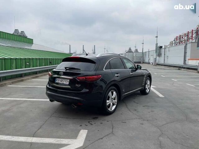 Чорний Інфініті FX 37, об'ємом двигуна 3.7 л та пробігом 201 тис. км за 14700 $, фото 4 на Automoto.ua