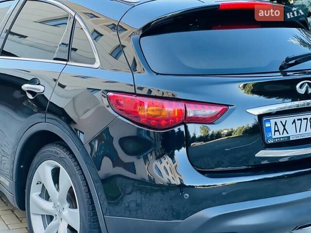 Черный Инфинити FX 37, объемом двигателя 3.7 л и пробегом 183 тыс. км за 14850 $, фото 17 на Automoto.ua