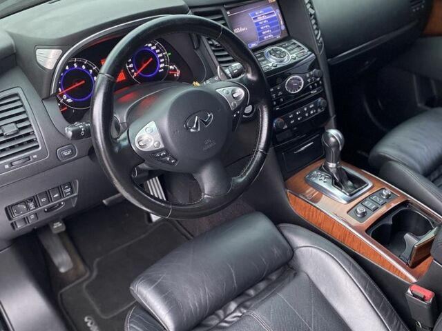 Чорний Інфініті FX 37, об'ємом двигуна 3.7 л та пробігом 186 тис. км за 18500 $, фото 10 на Automoto.ua