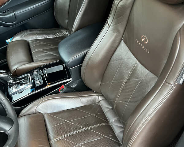 Черный Инфинити FX 37, объемом двигателя 3.7 л и пробегом 190 тыс. км за 16800 $, фото 12 на Automoto.ua