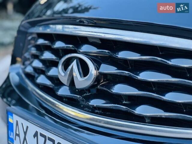 Черный Инфинити FX 37, объемом двигателя 3.7 л и пробегом 183 тыс. км за 14850 $, фото 28 на Automoto.ua