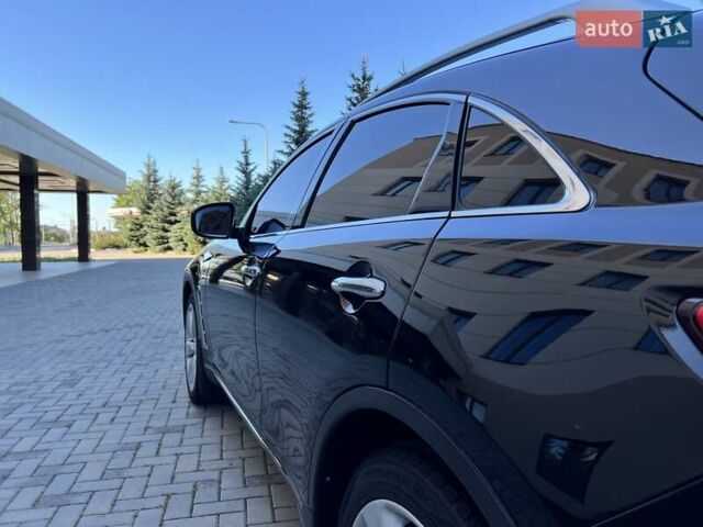 Черный Инфинити FX 37, объемом двигателя 3.7 л и пробегом 183 тыс. км за 14850 $, фото 15 на Automoto.ua