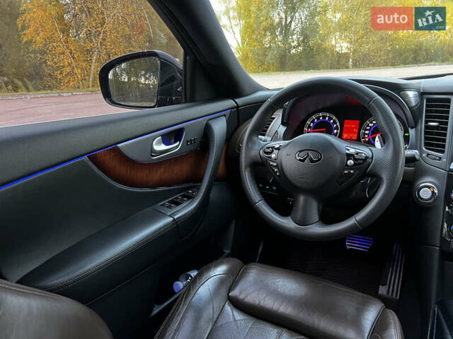 Черный Инфинити FX 37, объемом двигателя 3.7 л и пробегом 190 тыс. км за 16800 $, фото 20 на Automoto.ua