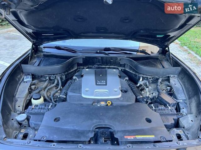 Черный Инфинити FX 37, объемом двигателя 3.7 л и пробегом 183 тыс. км за 14850 $, фото 43 на Automoto.ua