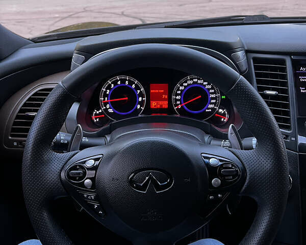 Черный Инфинити FX 37, объемом двигателя 3.7 л и пробегом 190 тыс. км за 16800 $, фото 8 на Automoto.ua