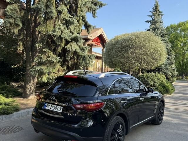 Чорний Інфініті FX 37, об'ємом двигуна 3.7 л та пробігом 165 тис. км за 17900 $, фото 3 на Automoto.ua