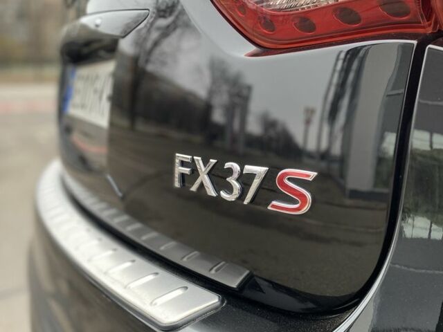 Чорний Інфініті FX 37, об'ємом двигуна 3.7 л та пробігом 186 тис. км за 18500 $, фото 20 на Automoto.ua
