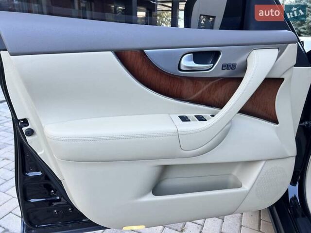 Черный Инфинити FX 37, объемом двигателя 3.7 л и пробегом 183 тыс. км за 14850 $, фото 31 на Automoto.ua