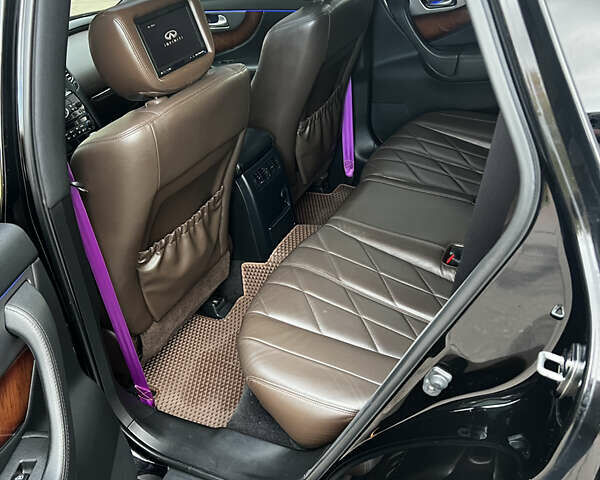 Черный Инфинити FX 37, объемом двигателя 3.7 л и пробегом 190 тыс. км за 16800 $, фото 17 на Automoto.ua