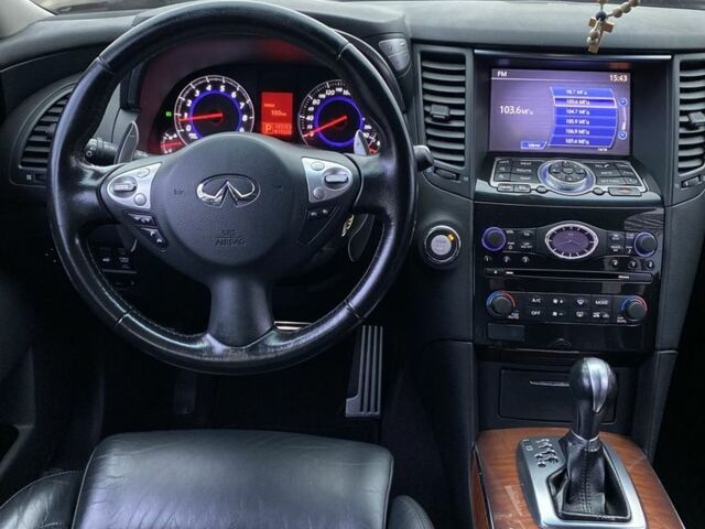Чорний Інфініті FX 37, об'ємом двигуна 3.7 л та пробігом 186 тис. км за 18500 $, фото 22 на Automoto.ua