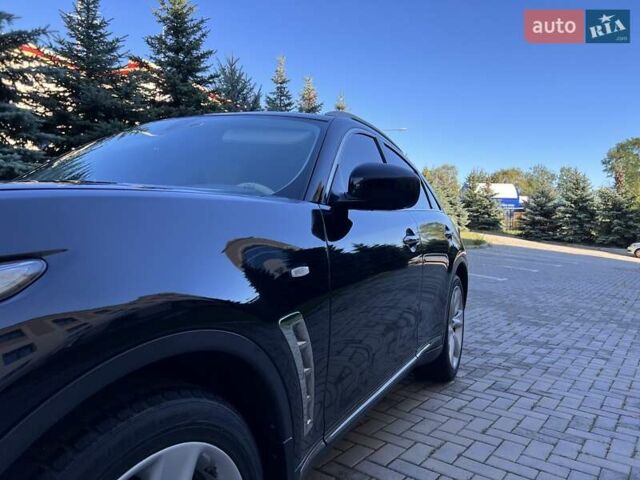 Черный Инфинити FX 37, объемом двигателя 3.7 л и пробегом 183 тыс. км за 14850 $, фото 14 на Automoto.ua