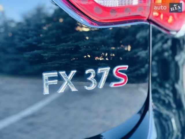 Черный Инфинити FX 37, объемом двигателя 3.7 л и пробегом 183 тыс. км за 16500 $, фото 25 на Automoto.ua