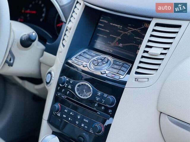 Черный Инфинити FX 37, объемом двигателя 3.7 л и пробегом 183 тыс. км за 14850 $, фото 42 на Automoto.ua