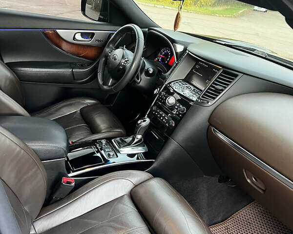 Черный Инфинити FX 37, объемом двигателя 3.7 л и пробегом 190 тыс. км за 16800 $, фото 29 на Automoto.ua