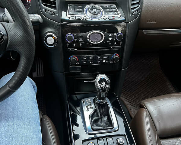 Черный Инфинити FX 37, объемом двигателя 3.7 л и пробегом 190 тыс. км за 16800 $, фото 15 на Automoto.ua