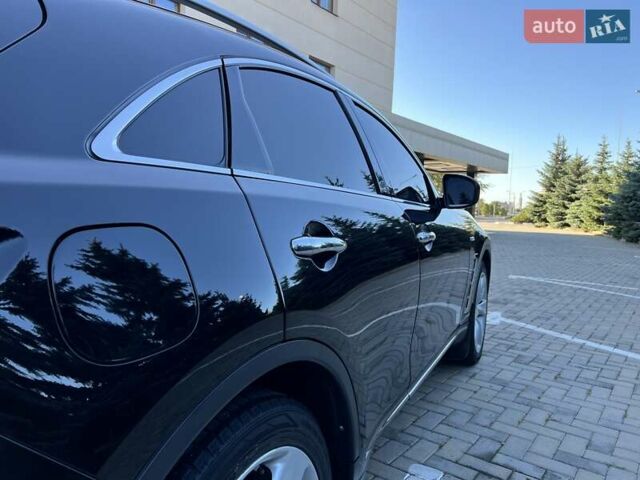 Черный Инфинити FX 37, объемом двигателя 3.7 л и пробегом 183 тыс. км за 14850 $, фото 16 на Automoto.ua