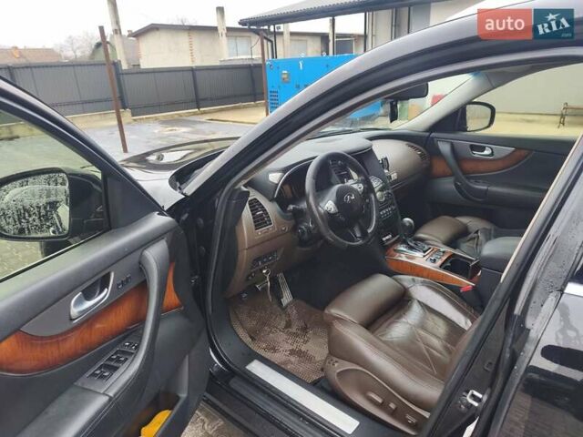 Чорний Інфініті FX 37, об'ємом двигуна 3.7 л та пробігом 263 тис. км за 13500 $, фото 4 на Automoto.ua