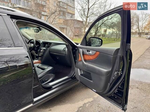 Чорний Інфініті FX 37, об'ємом двигуна 3.7 л та пробігом 211 тис. км за 16900 $, фото 39 на Automoto.ua
