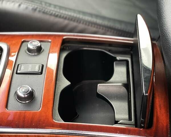 Черный Инфинити FX 37, объемом двигателя 3.7 л и пробегом 199 тыс. км за 15300 $, фото 9 на Automoto.ua