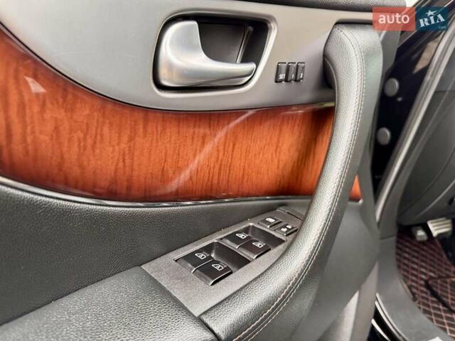 Чорний Інфініті FX 37, об'ємом двигуна 3.7 л та пробігом 211 тис. км за 16900 $, фото 50 на Automoto.ua