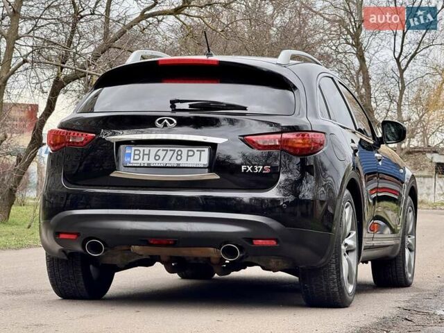 Чорний Інфініті FX 37, об'ємом двигуна 3.7 л та пробігом 211 тис. км за 16900 $, фото 15 на Automoto.ua