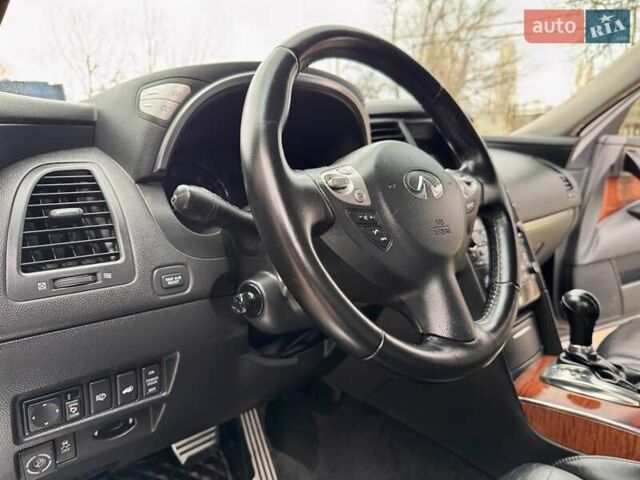 Чорний Інфініті FX 37, об'ємом двигуна 3.7 л та пробігом 211 тис. км за 16900 $, фото 55 на Automoto.ua