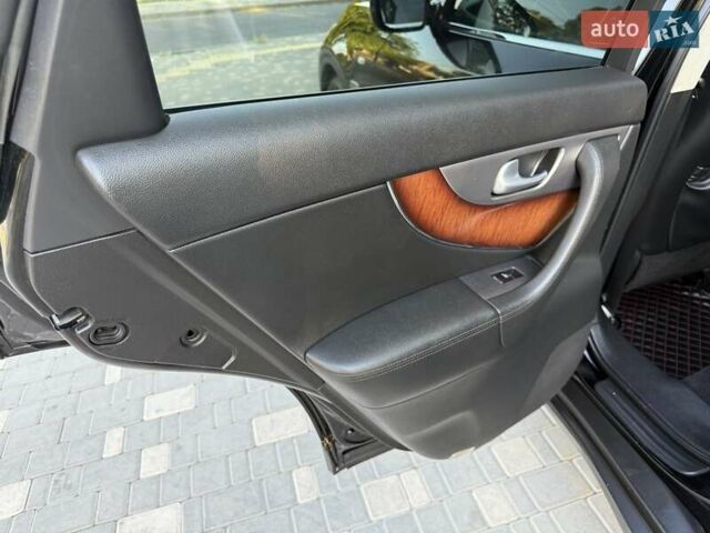 Черный Инфинити FX 37, объемом двигателя 3.7 л и пробегом 211 тыс. км за 16800 $, фото 53 на Automoto.ua