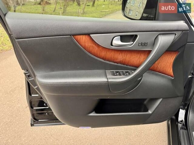 Чорний Інфініті FX 37, об'ємом двигуна 3.7 л та пробігом 211 тис. км за 16900 $, фото 48 на Automoto.ua