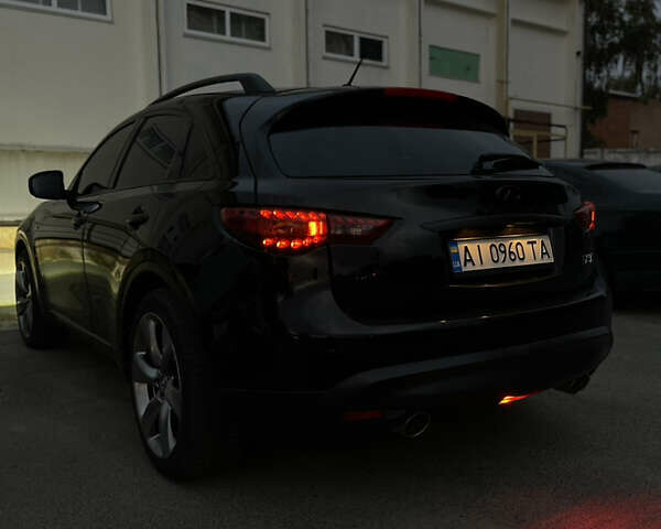 Черный Инфинити FX 37, объемом двигателя 3.7 л и пробегом 285 тыс. км за 17000 $, фото 1 на Automoto.ua