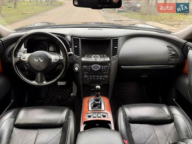 Чорний Інфініті FX 37, об'ємом двигуна 3.7 л та пробігом 211 тис. км за 16900 $, фото 72 на Automoto.ua