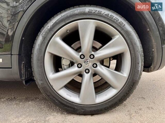 Чорний Інфініті FX 37, об'ємом двигуна 3.7 л та пробігом 211 тис. км за 16900 $, фото 36 на Automoto.ua