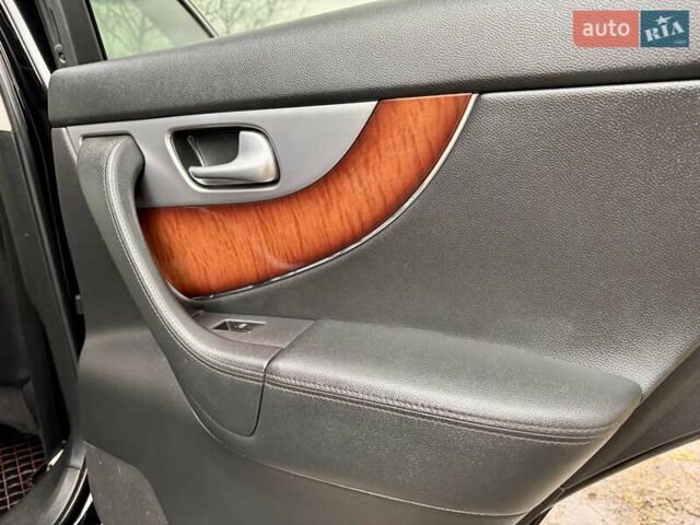 Чорний Інфініті FX 37, об'ємом двигуна 3.7 л та пробігом 211 тис. км за 16900 $, фото 59 на Automoto.ua