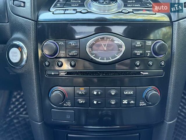 Черный Инфинити FX 37, объемом двигателя 3.7 л и пробегом 211 тыс. км за 16800 $, фото 62 на Automoto.ua