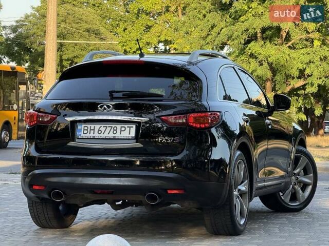 Черный Инфинити FX 37, объемом двигателя 3.7 л и пробегом 211 тыс. км за 16800 $, фото 21 на Automoto.ua