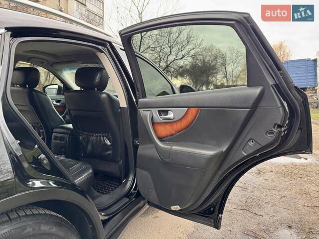 Чорний Інфініті FX 37, об'ємом двигуна 3.7 л та пробігом 211 тис. км за 16900 $, фото 61 на Automoto.ua