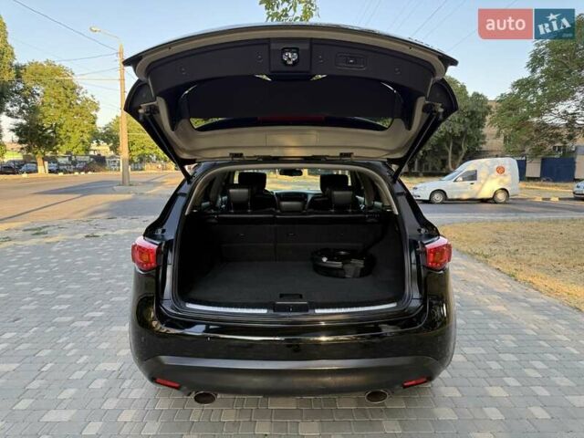 Черный Инфинити FX 37, объемом двигателя 3.7 л и пробегом 211 тыс. км за 16800 $, фото 66 на Automoto.ua