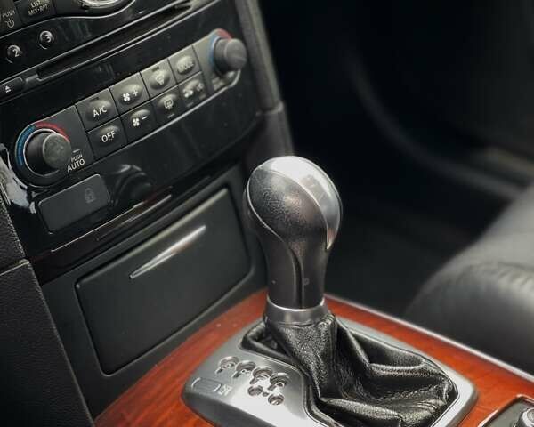 Черный Инфинити FX 37, объемом двигателя 3.7 л и пробегом 199 тыс. км за 15300 $, фото 8 на Automoto.ua