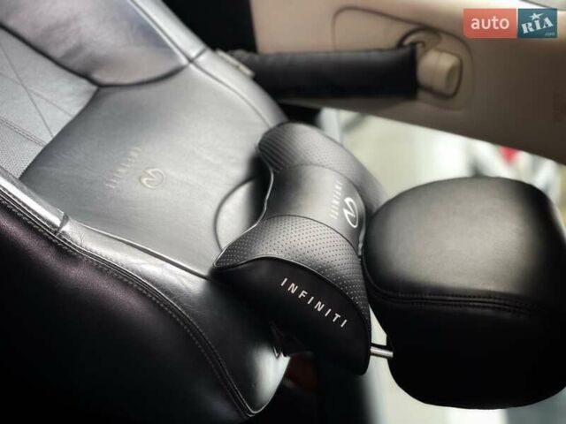 Черный Инфинити FX 37, объемом двигателя 3.7 л и пробегом 199 тыс. км за 15300 $, фото 6 на Automoto.ua