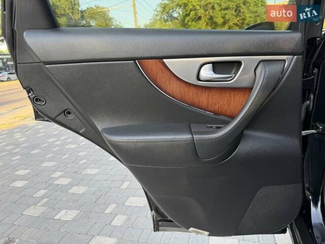 Черный Инфинити FX 37, объемом двигателя 3.7 л и пробегом 211 тыс. км за 16800 $, фото 38 на Automoto.ua