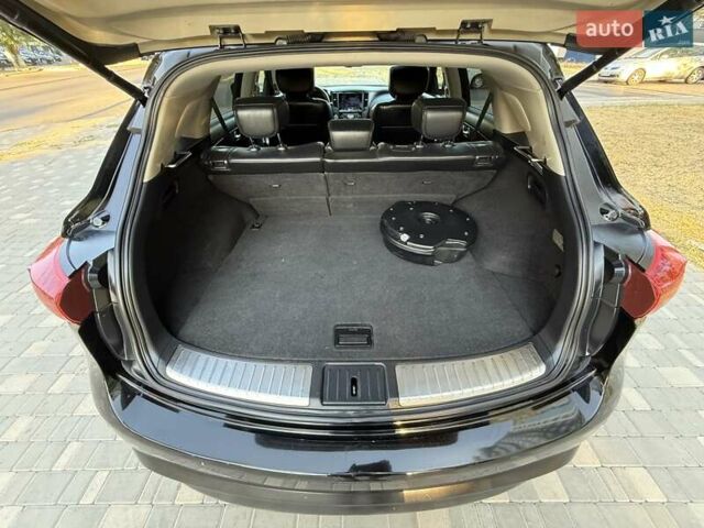 Черный Инфинити FX 37, объемом двигателя 3.7 л и пробегом 211 тыс. км за 16800 $, фото 76 на Automoto.ua