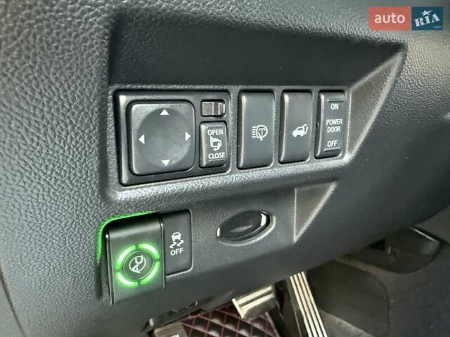 Черный Инфинити FX 37, объемом двигателя 3.7 л и пробегом 211 тыс. км за 16800 $, фото 3 на Automoto.ua