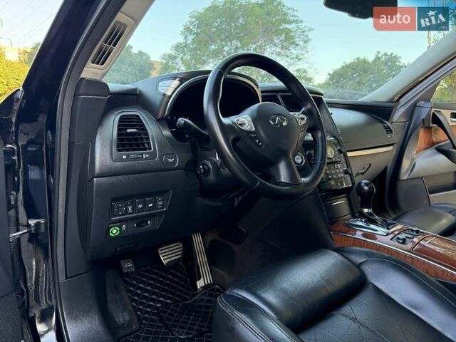 Черный Инфинити FX 37, объемом двигателя 3.7 л и пробегом 211 тыс. км за 16800 $, фото 45 на Automoto.ua