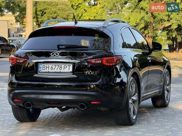 Черный Инфинити FX 37, объемом двигателя 3.7 л и пробегом 211 тыс. км за 16800 $, фото 9 на Automoto.ua