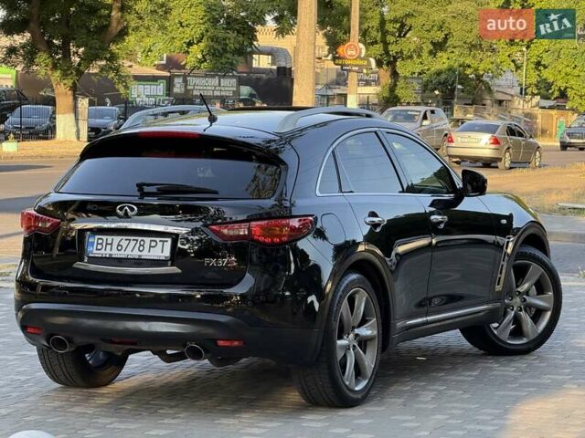 Черный Инфинити FX 37, объемом двигателя 3.7 л и пробегом 211 тыс. км за 16800 $, фото 20 на Automoto.ua