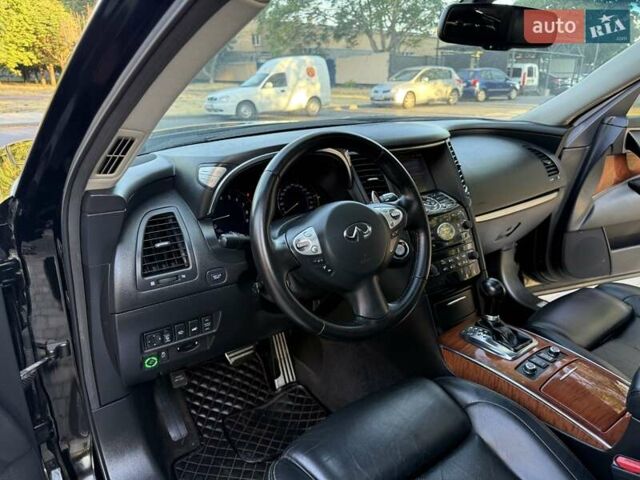 Черный Инфинити FX 37, объемом двигателя 3.7 л и пробегом 211 тыс. км за 16800 $, фото 44 на Automoto.ua